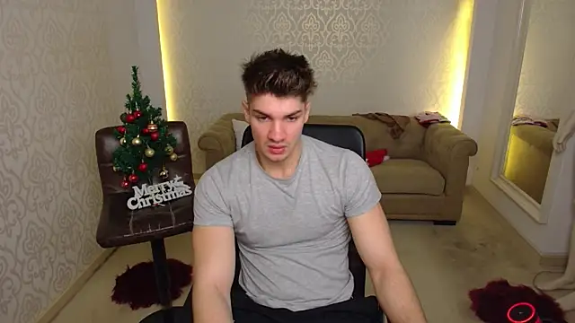 MaxKaiden online show from December 19, 6:05 am