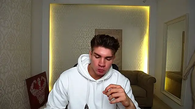 MaxKaiden online show from October 3, 6:48 am