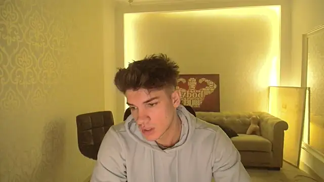 MaxKaiden online show from March 7, 5:18 am