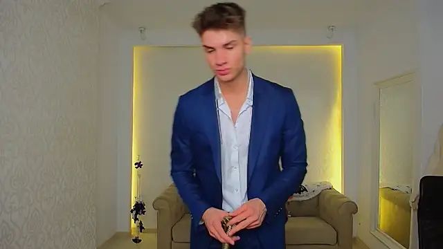 MaxKaiden online show from October 30, 5:50 am