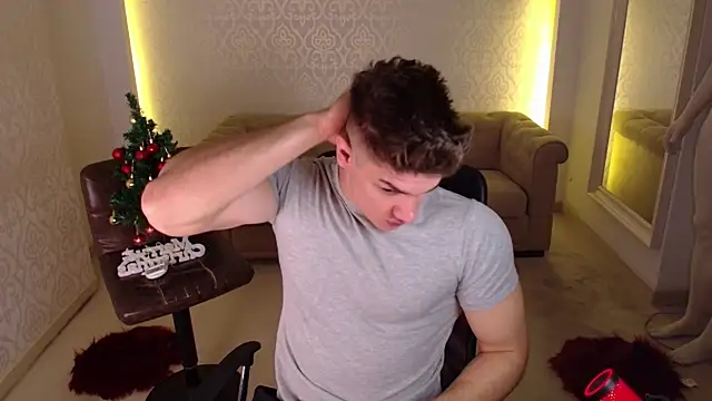 MaxKaiden online show from December 3, 6:03 am