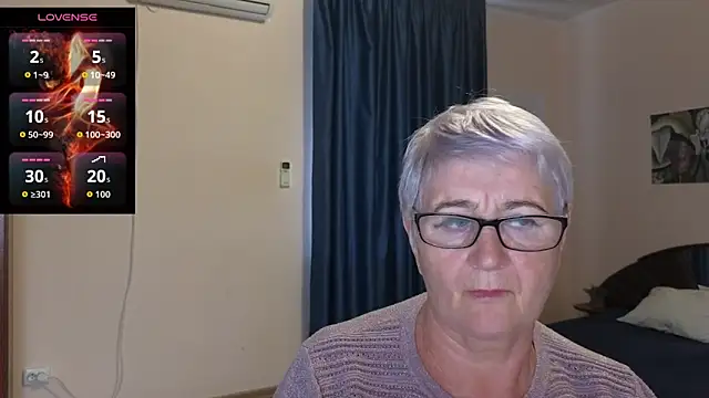 Snapshot of Sandra_Snowflake chatting on October 22, 12:26 pm Sandra Snowflake online show from October 22, 12:26 pm