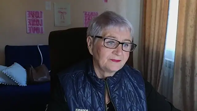 Sandra Snowflake online show from May 29, 4:07 am