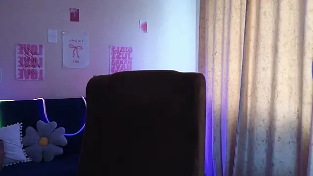 Sandra Snowflake online show from May 12, 12:00 pm