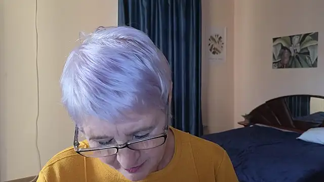 Snapshot of Sandra_Snowflake chatting on November 20, 11:44 am Sandra Snowflake online show from November 20, 11:44 am