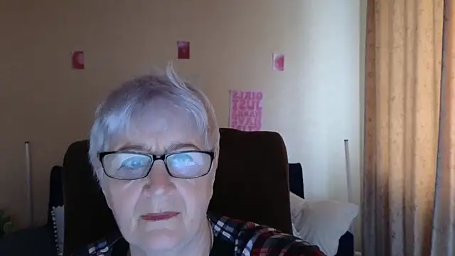 Sandra Snowflake online show from May 13, 4:19 am