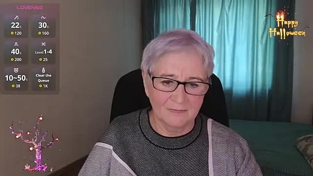 Snapshot of Sandra_Snowflake chatting on November 4, 11:47 am Sandra Snowflake online show from November 4, 11:47 am