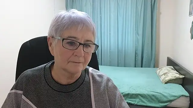 Snapshot of Sandra_Snowflake chatting on October 27, 12:06 pm Sandra Snowflake online show from October 27, 12:06 pm