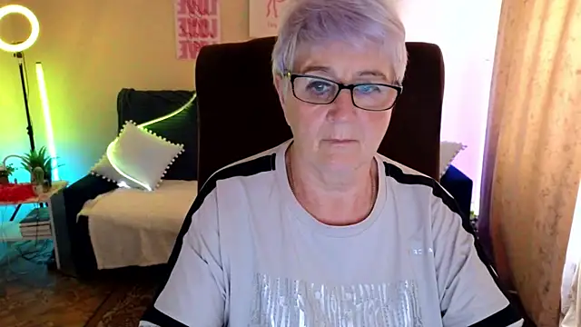 Sandra Snowflake online show from June 17, 11:09 am