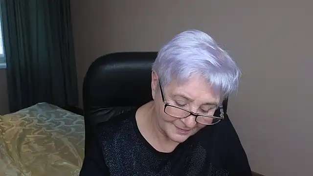 Sandra Snowflake online show from February 17, 1:44 pm