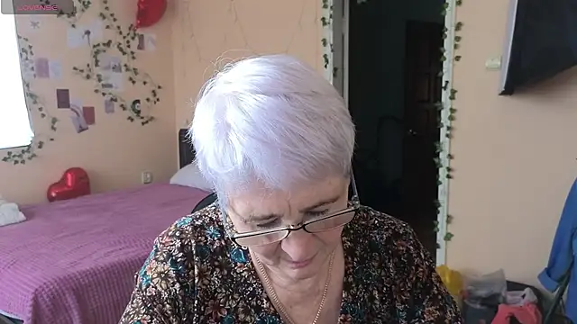 Sandra Snowflake online show from June 5, 5:34 am
