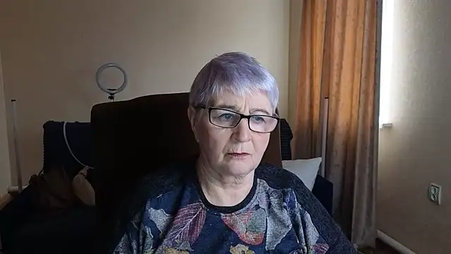 Sandra Snowflake online show from April 13, 4:16 am