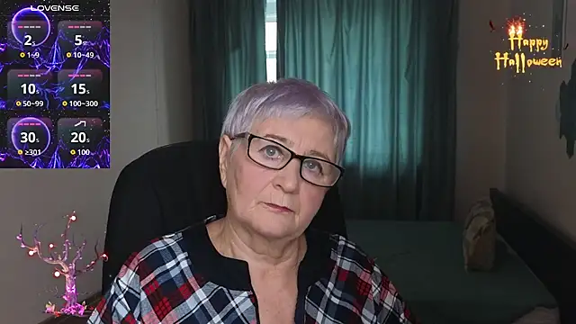 Snapshot of Sandra_Snowflake chatting on October 30, 11:52 am Sandra Snowflake online show from October 30, 11:52 am