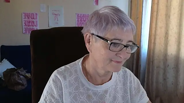 Sandra Snowflake online show from May 22, 4:10 am