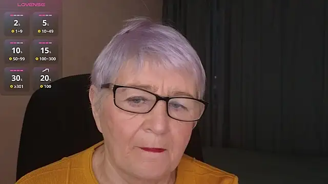 Snapshot of Sandra_Snowflake chatting on December 2, 4:25 am Sandra Snowflake online show from December 2, 4:25 am