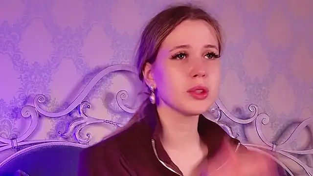 BECKI VRES online show from November 10, 8:47 pm