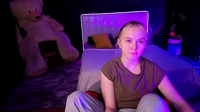 Dyna bae online show from November 18, 2:05 am