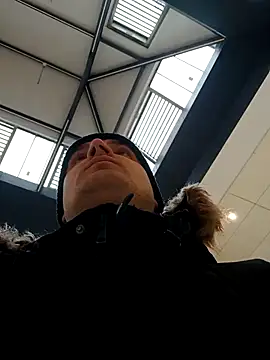 Eusuntnoulgigolo online show from February 1, 11:30 am