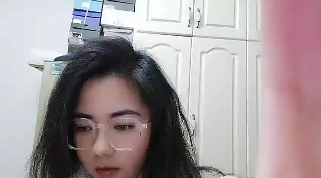 Snapshot of Lucy-xixi chatting on February 22, 1:13 pm Lucy-xixi online show from February 22, 1:13 pm