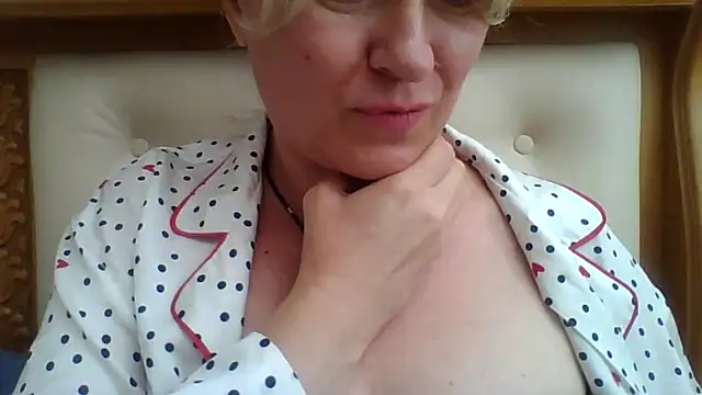 Mary888x online show from August 6, 9:37 am