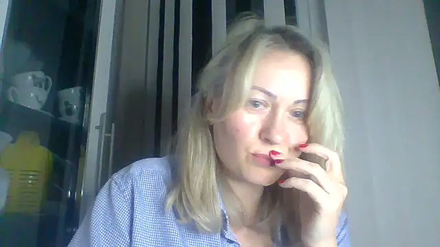 Mary888x online show from March 1, 9:15 pm