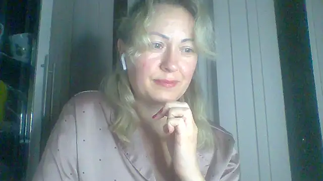 Mary888x online show from March 10, 6:01 pm