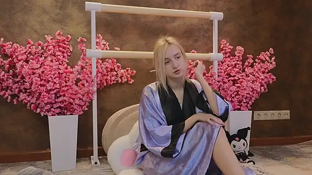 aishiro online show from March 18, 12:50 pm