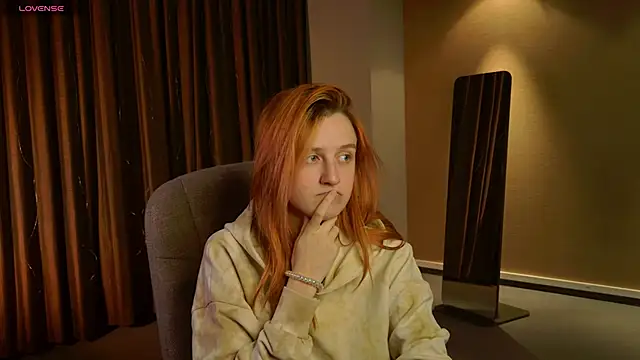 aishiro online show from February 1, 3:54 pm