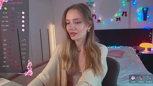 LunaticaBae online show from January 11, 4:52 am