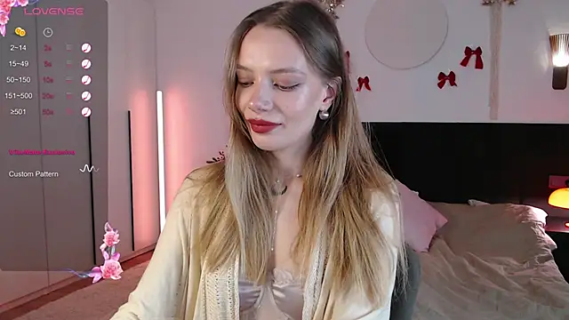 LunaticaBae online show from January 18, 2:37 am