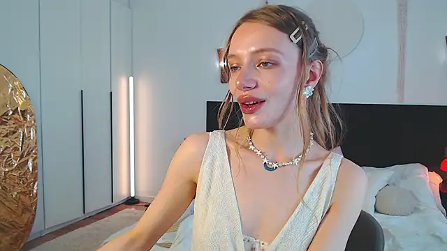 LunaticaBae online show from March 23, 2:44 am