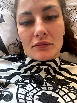 Snapshot of Veronicavirus chatting on November 2, 8:19 am Veronicavirus online show from November 2, 8:19 am