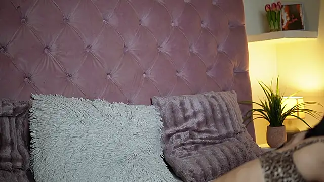 MaiaMini online show from February 10, 8:52 pm