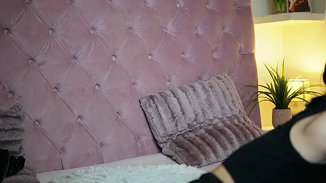 MaiaMini online show from March 1, 6:46 am