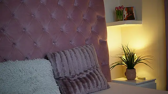 MaiaMini online show from September 12, 8:52 pm