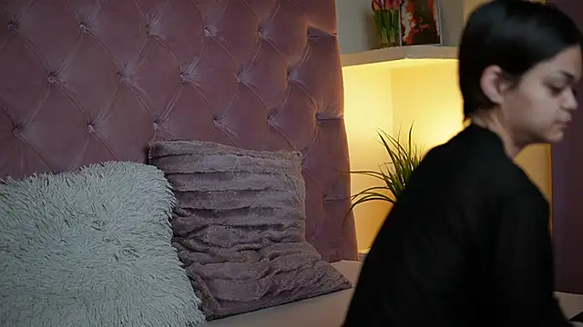 MaiaMini online show from October 13, 9:59 pm