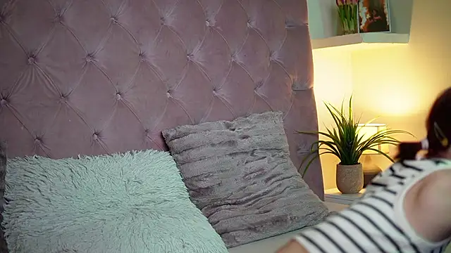 MaiaMini online show from March 29, 8:43 pm