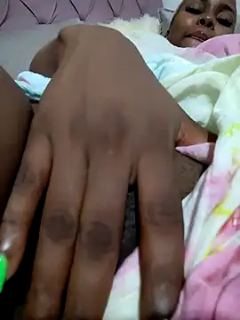 DashaSousaa online show from April 18, 4:04 am