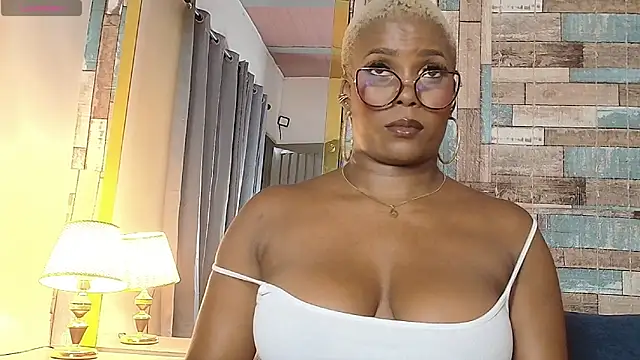 DashaSousaa online show from March 28, 3:51 am