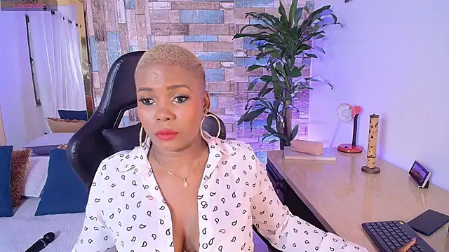 DashaSousaa online show from March 3, 12:45 pm