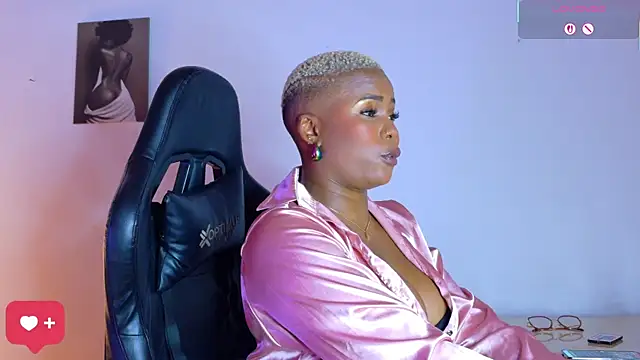 DashaSousaa online show from April 22, 8:26 pm