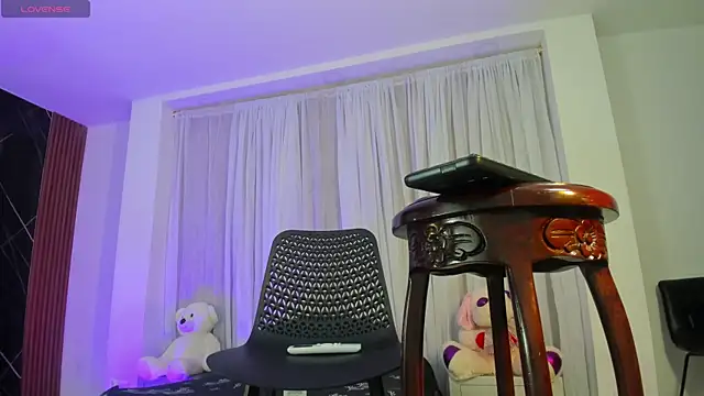 Madison Cambell online show from March 26, 6:17 pm