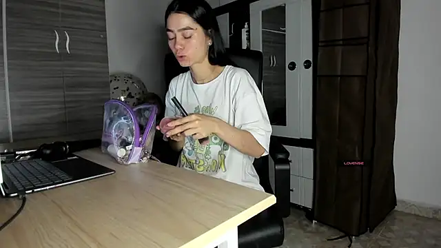 MollyCraft online show from October 29, 11:31 am