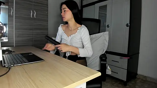 MollyCraft online show from October 30, 1:09 pm