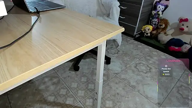 MollyCraft online show from February 10, 4:06 pm