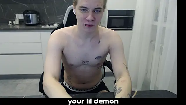 yourlildemon online show from February 18, 6:26 pm