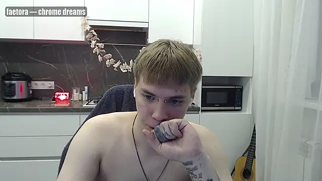yourlildemon online show from June 14, 7:04 pm