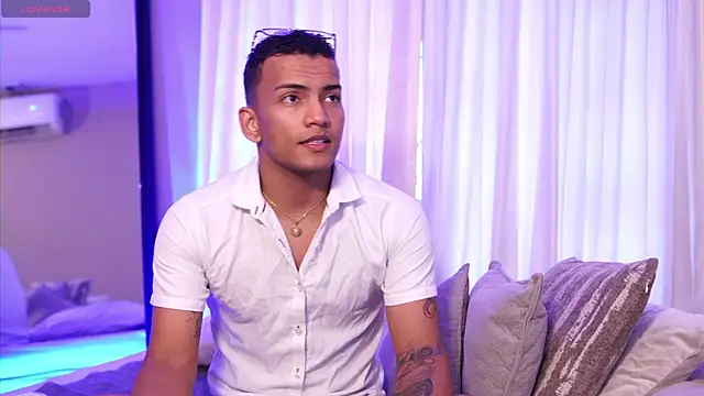 Rafa2004Cruz online show from April 14, 2:33 pm