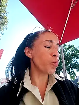 Coeur de luxure online show from December 17, 1:49 pm