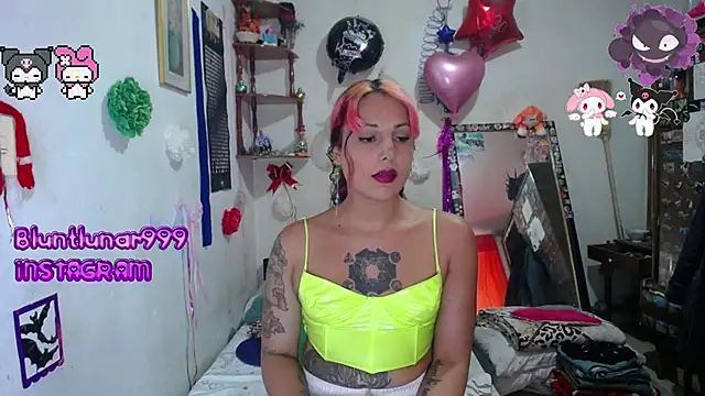 Snapshot of purplekattlyn chatting on February 17, 4:39 pm purplekattlyn online show from February 17, 4:39 pm